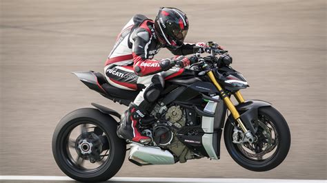 Ducatis Streetfighter V4 Sp Turns The Naked Bike Up To 11