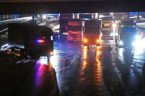 Fotos Mehrere Unfälle bei Blitzeis und Eisregen auf A99 bei München