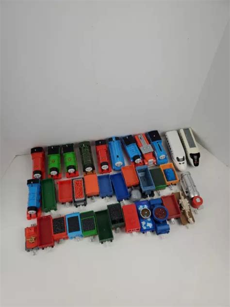 THOMAS & FRIENDS TrackMaster Engines Motorized Train Mixed Lot 35+ pcs ...