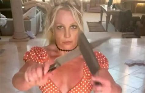 Britney Spears publie une vidéo avec des couteaux de cuisine la police