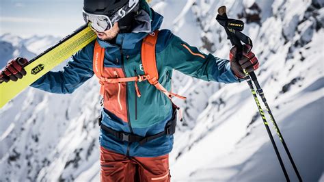 31 Ski Clothing Brands To Keep You Toasty On The Mountain - Soocial