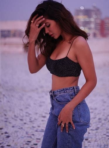 Punjabi Girl Sonam Bajwa Top Hot Pics