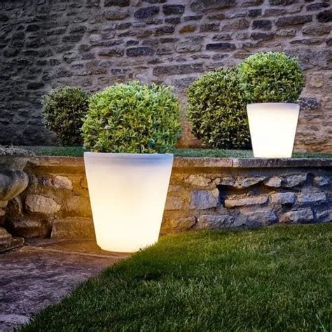 Tiestos Iluminados Para Ambientar El Patio