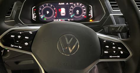 Вперед у минуле – Volkswagen відмовиться від сенсорних кнопок на кермі ...