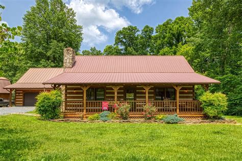 4 Paws Lodge In Sevierville W 2 Br Sleeps 6