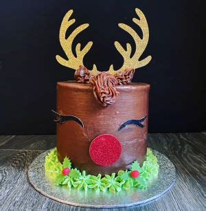 Buttercream Reindeer Christmas Cake Mannings Bakery