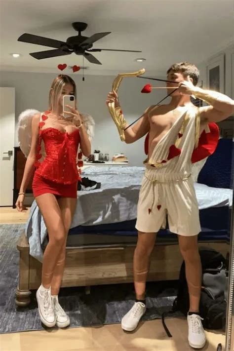 Pin On Halloween Costumes Couples