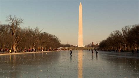 El Monumento A Lincoln Se Convierte En Una Pista De Hielo Natural Por