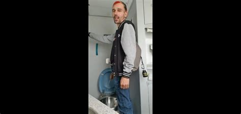 Vidéos porno gratuites Gay qui pisse xHamster