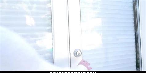 DaughterSwap Horny Daughters Drain Their Dads Cocks Avery Moon Tnaflix