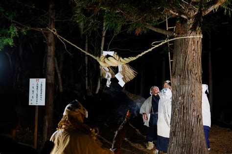 【日本三大裸祭り】：岩手「黒石寺の蘇民祭」・岡山「西大寺会陽」・福島「金沢の羽山ごもり」：裸体から立ちのぼる湯気厳冬の熱い奇祭