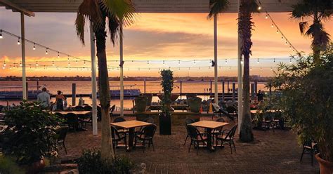 Our Favorite Waterfront Restaurants - Current Tides