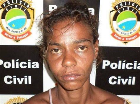 Mulher é presa suspeita de cometer vários furtos em residência