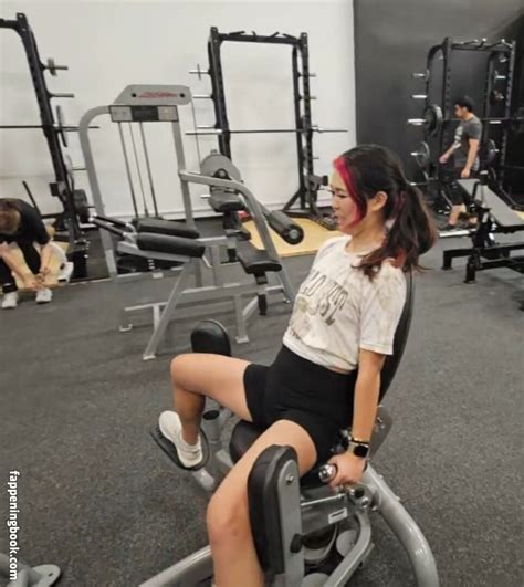 ExtraEmily Extremly Cute Extra Emilay Extraemilyy Nude OnlyFans Leaks The Fappening