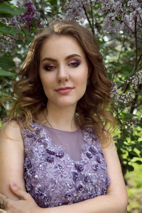 Hi! i am elizabeth, i am 25 Free girl. Let's chat Everyone with a ...
