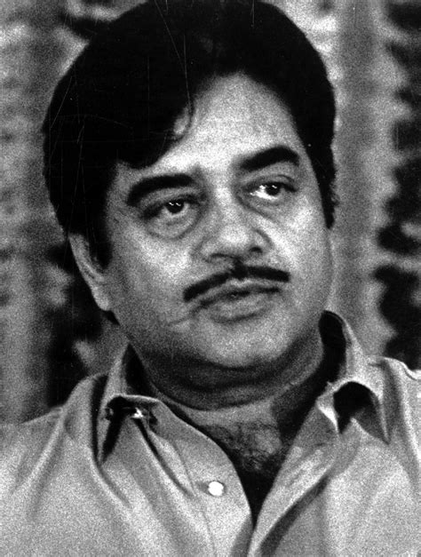 Shatrughan Sinha Reveals How He Got The Scar On His Face Says Dev