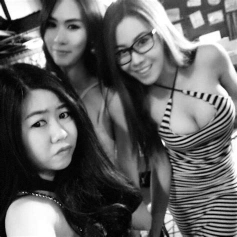 Tits Spilling Out Of Tight Dress Scrolller