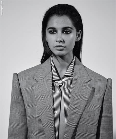 Naomi Scott Nude OnlyFans Leaks Fappening FappeningBook