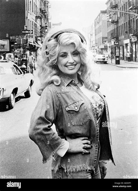 Happy 77th Birthday To The Queen Dolly Parton O T Lounge