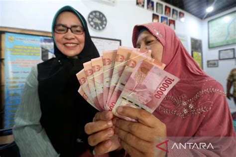 4 206 Orang Fakir Miskin Di Banda Aceh Terima Zakat Konsumtif ANTARA News