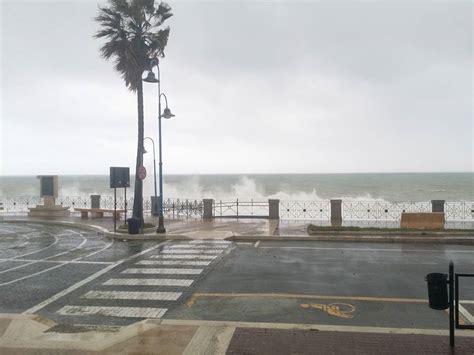 Maltempo In Calabria Mareggiate Nelle Zone Joniche Foto Da Gioiosa E