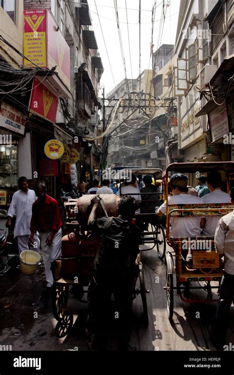 Chandni chowk market hi-res stock photography and images - Alamy