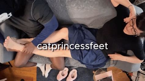 Hot Curvy Tattooed Long Leg Hungarian Milf Foot Massage Before Marathon6 Size 9 French