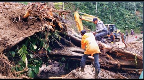 Longsor Susulan Terjang Piket Nol Jalur Lumajang Malang Lumpuh Total