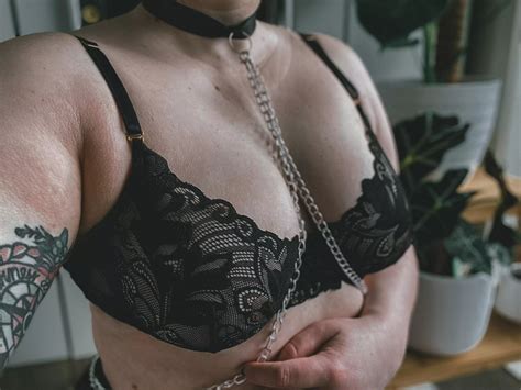 The Chains Stay On Nudes Metalgirls NUDE PICS ORG