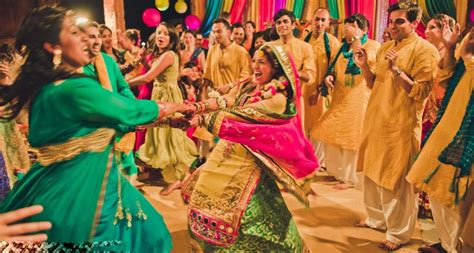 Tips And Tricks For An Epic Mehndi Dance Performance Bridals Pk