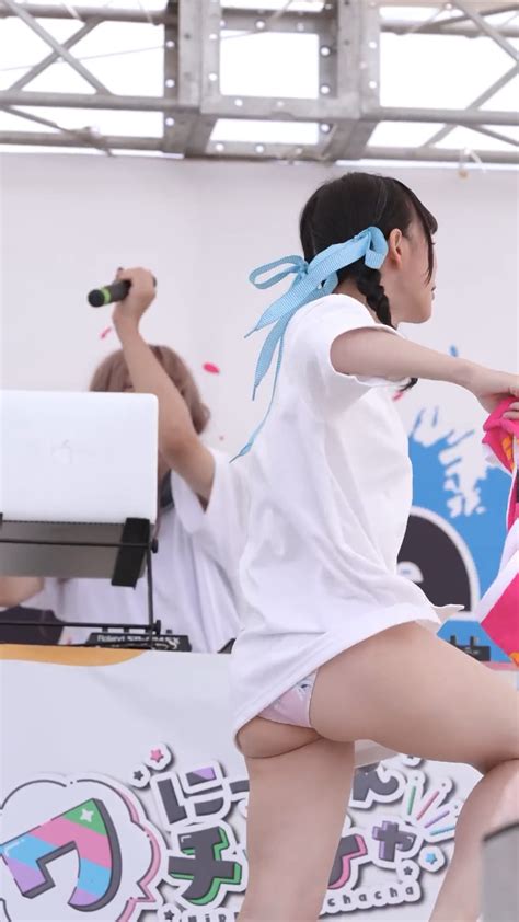 地下アイドルにっぽんワチャチャ躍動感あるお尻モロ出し水着で踊る みんくちゃんねる