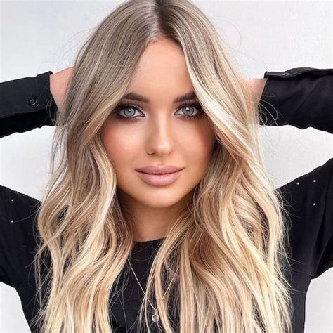 5 Lived In Blonde Hair Color Ideas Formulas Wella Professionals