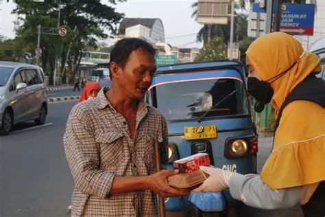 Bagi Ribuan Tajil Gratis Dompet Dhuafa Usung Bulan Suci Ramadan Berkah