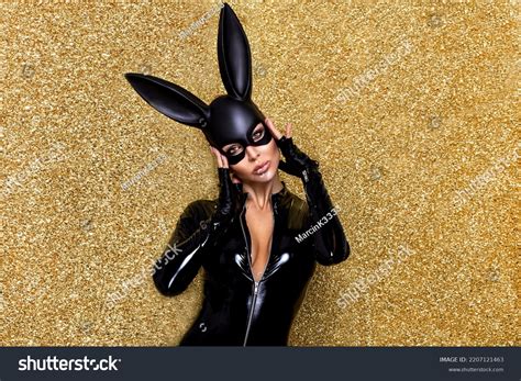 4 302 Blonde Woman Masquerade Mask Images Stock Photos Vectors Shutterstock