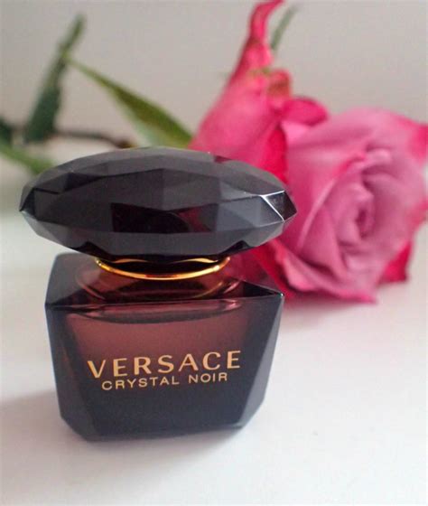 Crystal Noir Versace perfume - a fragrance for women 2004