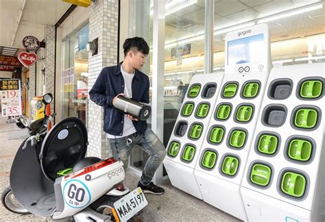 Gogoro 正式抵達台中！ 繼7 11、萊爾富後，全家便利商店也加入 Gostation 換電站 T客邦