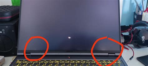 Is this normal? It's the lenovo legion 5 pro, you don't see this when