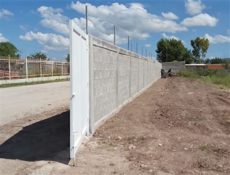 Concluyen construcción de barda perimetral en la primaria Benito Juárez