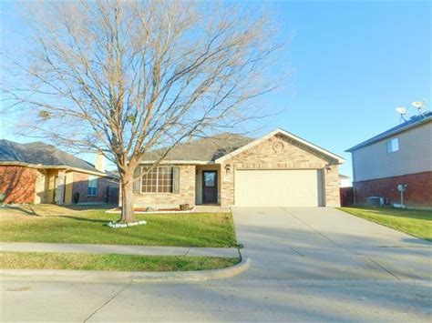 1647 Totem Pole Way Krum Tx 76249 House Rental In Krum Tx