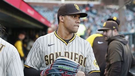 Why Soto oddly was late to Padres' outfield in ninth vs. Giants - Yahoo ...