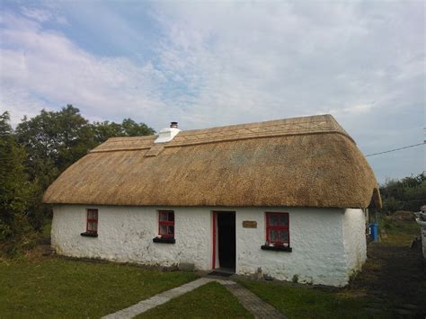 Thatched Cottages of Ireland – Thatch Finder