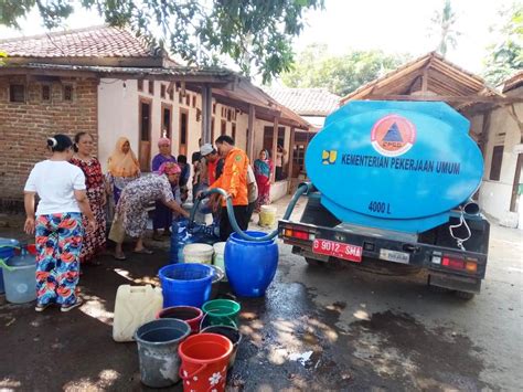 Warga Desa Kebondanas Dapat Bantuan Air Bersih Pasundan Ekspres