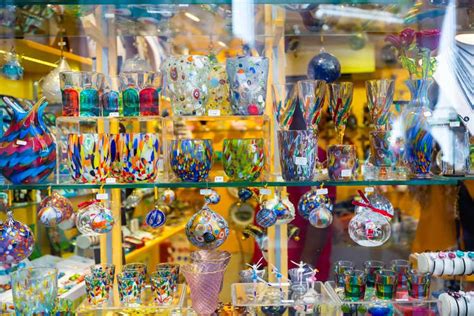 Countries known for their unique and popular souvenirs | Times of India ...
