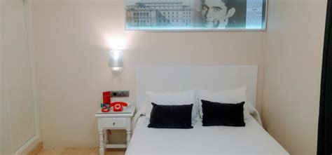 Single room of Hotel Carlos V, Toledo (Spain)