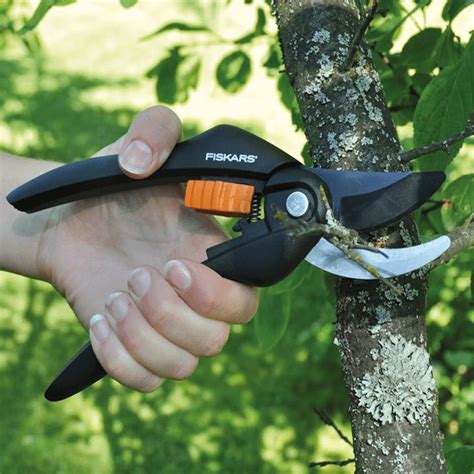 FISKARS PRUNER SINGLESTEP BLACK P26 | For sale online