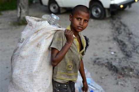 Le Travail Des Enfants A Baiss Dun Tiers Depuis La Croix