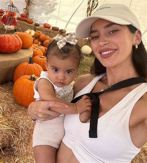 Nicole Williams English Says Shes For Daughter India 10 Months To Model