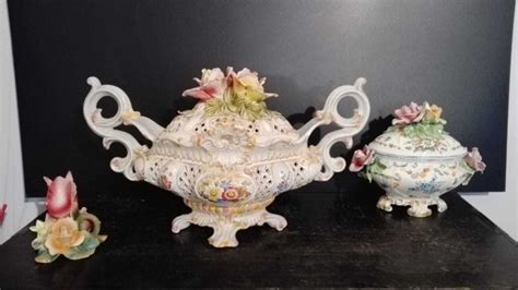 Bassano - Bassano centerpiece with two Bassano ceramics (3) - Ceramic ...