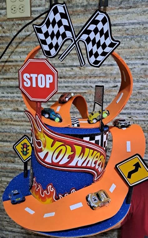 Sombrero Loco De H T Whee S In Crazy Hats Hot Wheels Mad Hatter Costumes
