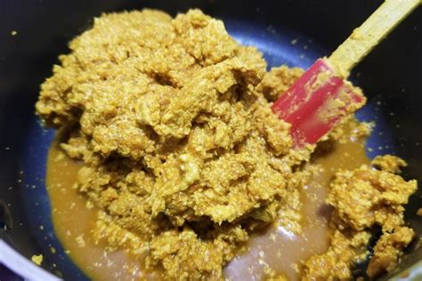 How to Make Turmeric Paste (With Fresh Root or Dried)